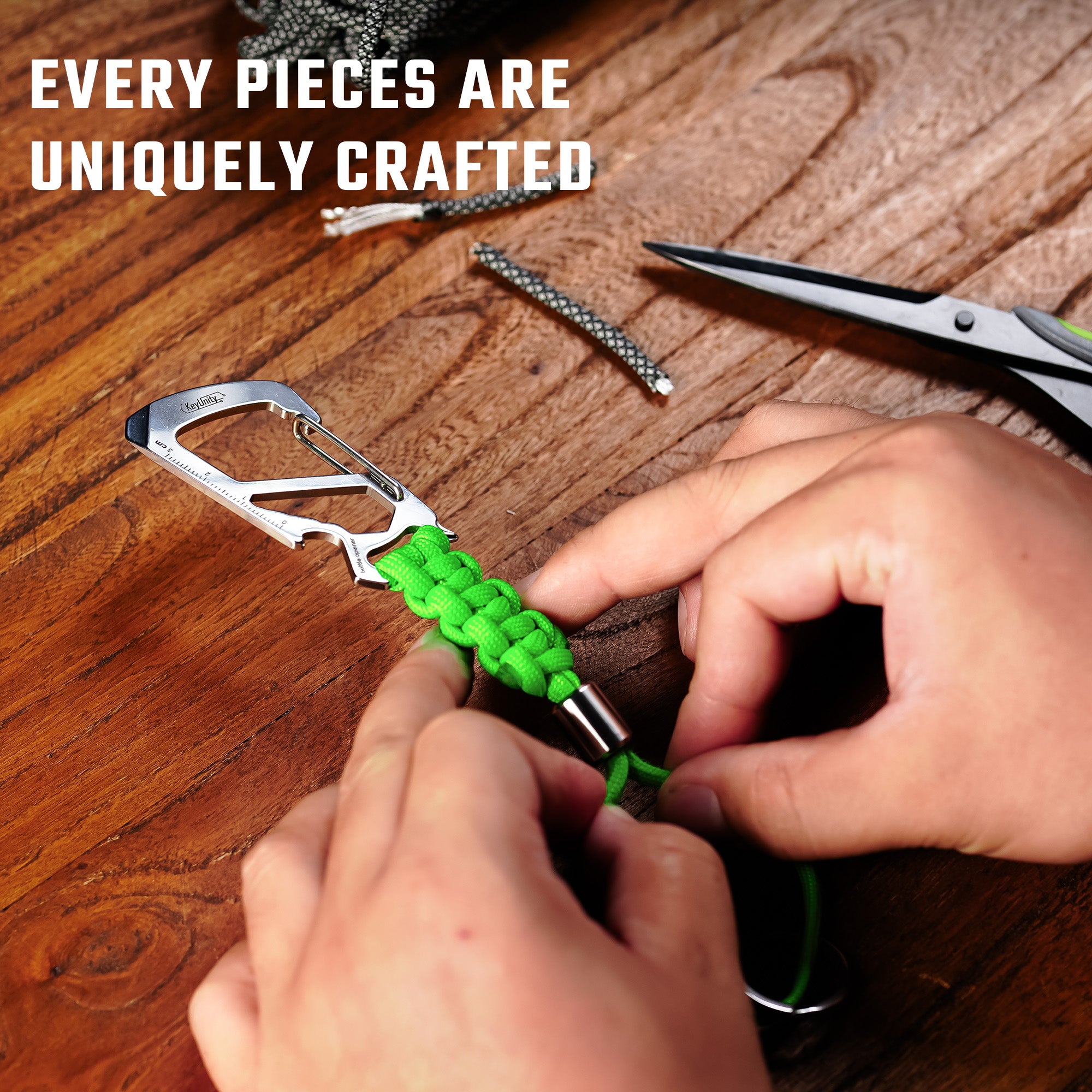 KC04 Paracord Keychain Carabiner Clip