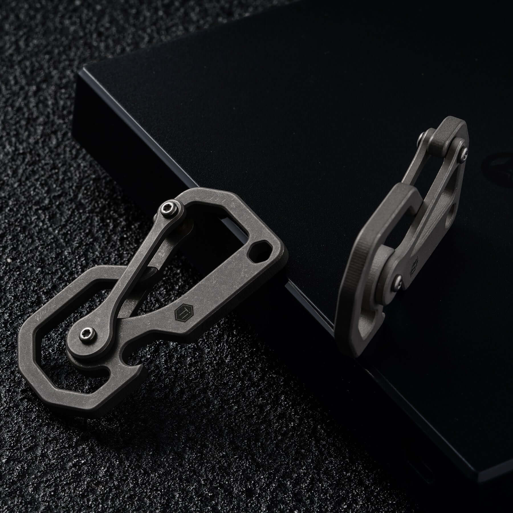 KU06 Titanium Carabiner