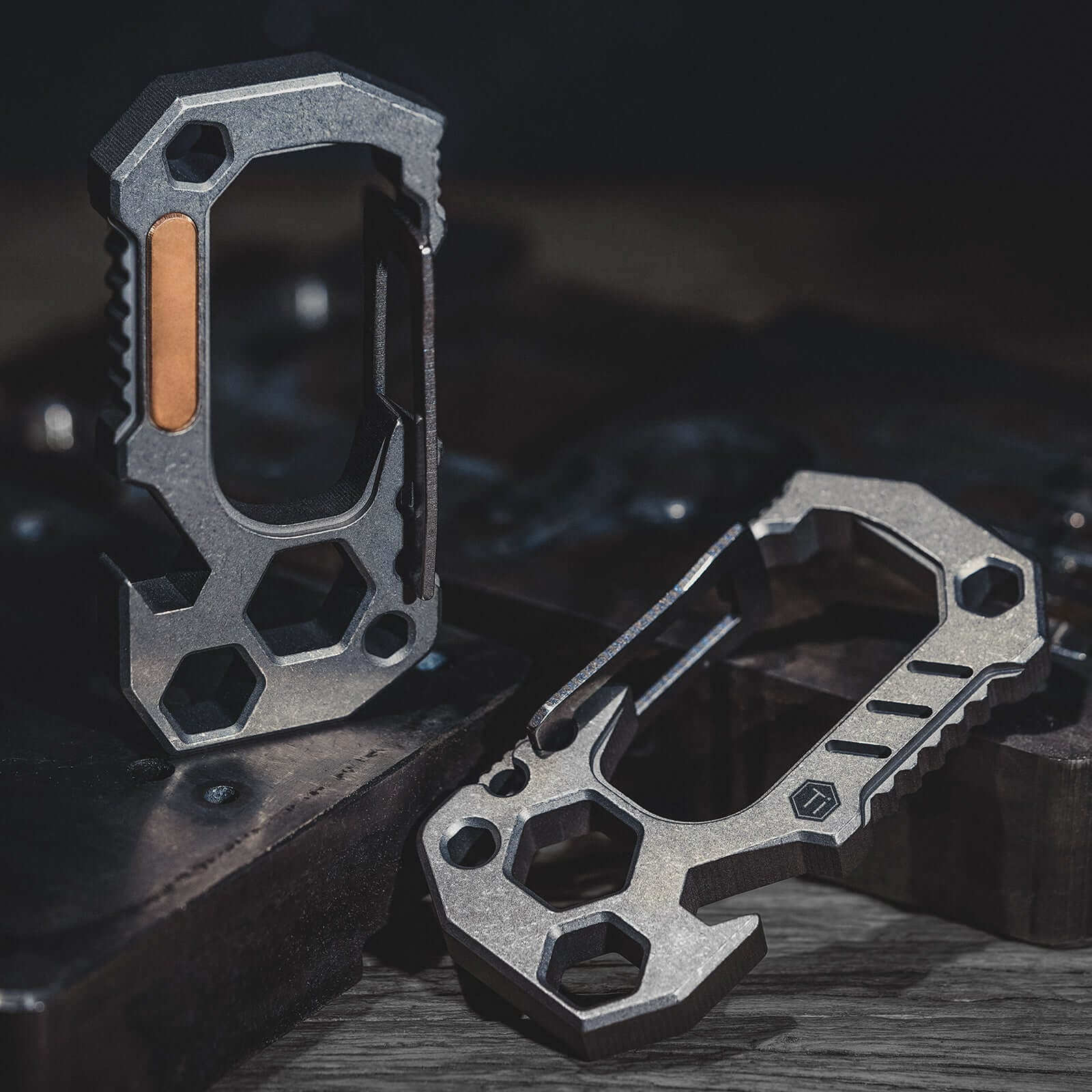 KU01 Titanium Alloy Carabiner Clip with Wrench