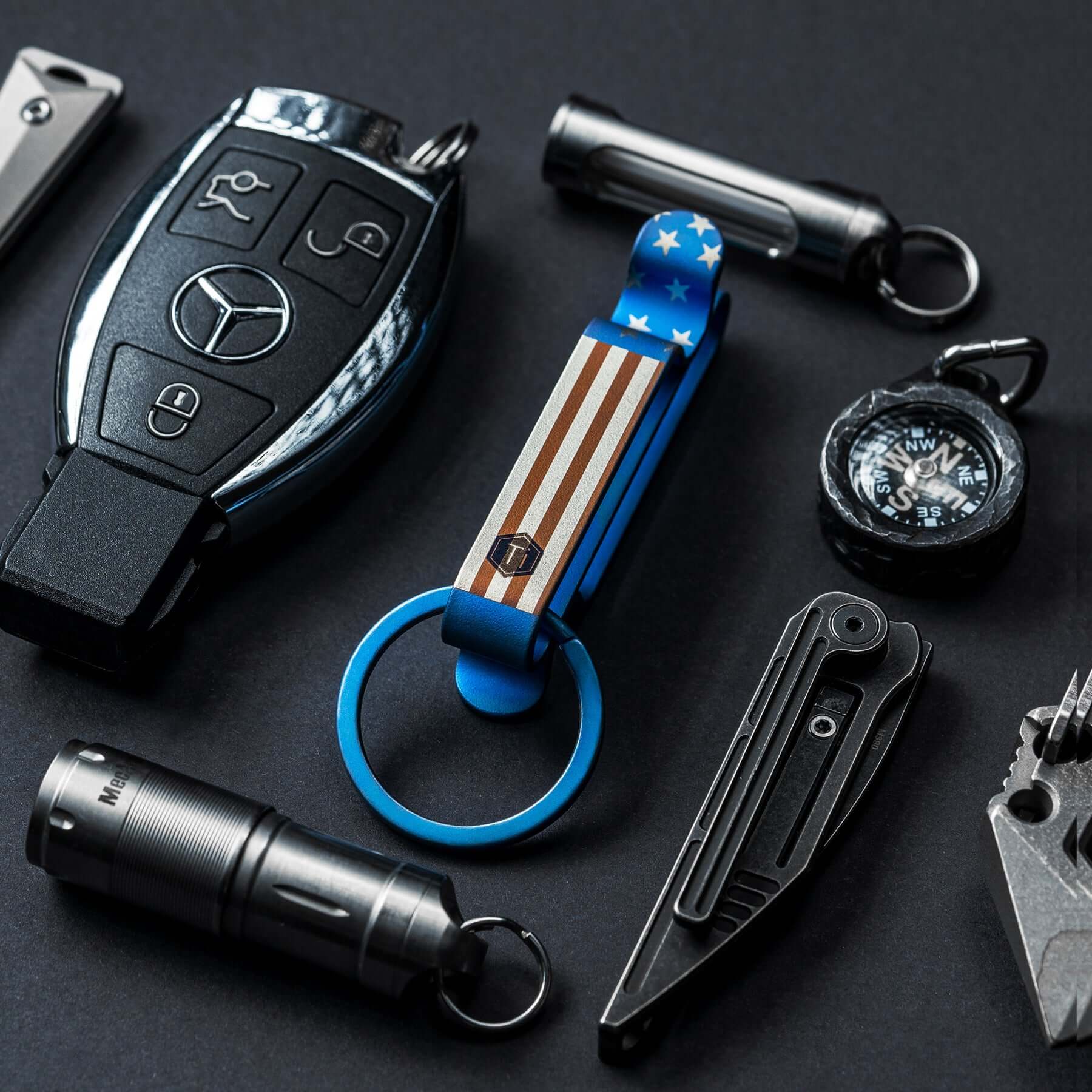 KM00 Titanium Alloy Keychain Belt Clip (Flag)