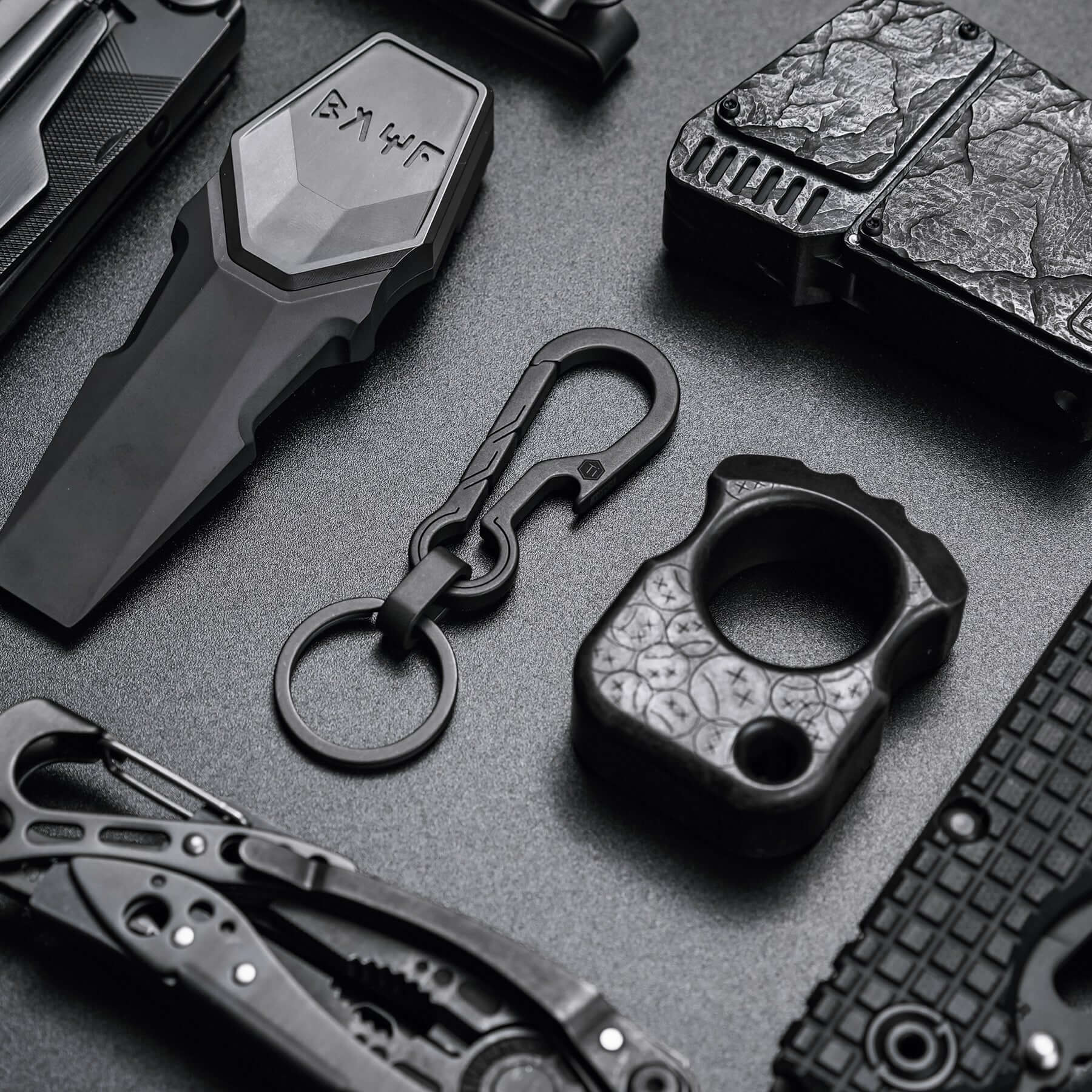KM01 Titanium Alloy Keychain Clip with Bottle Opener (Black)