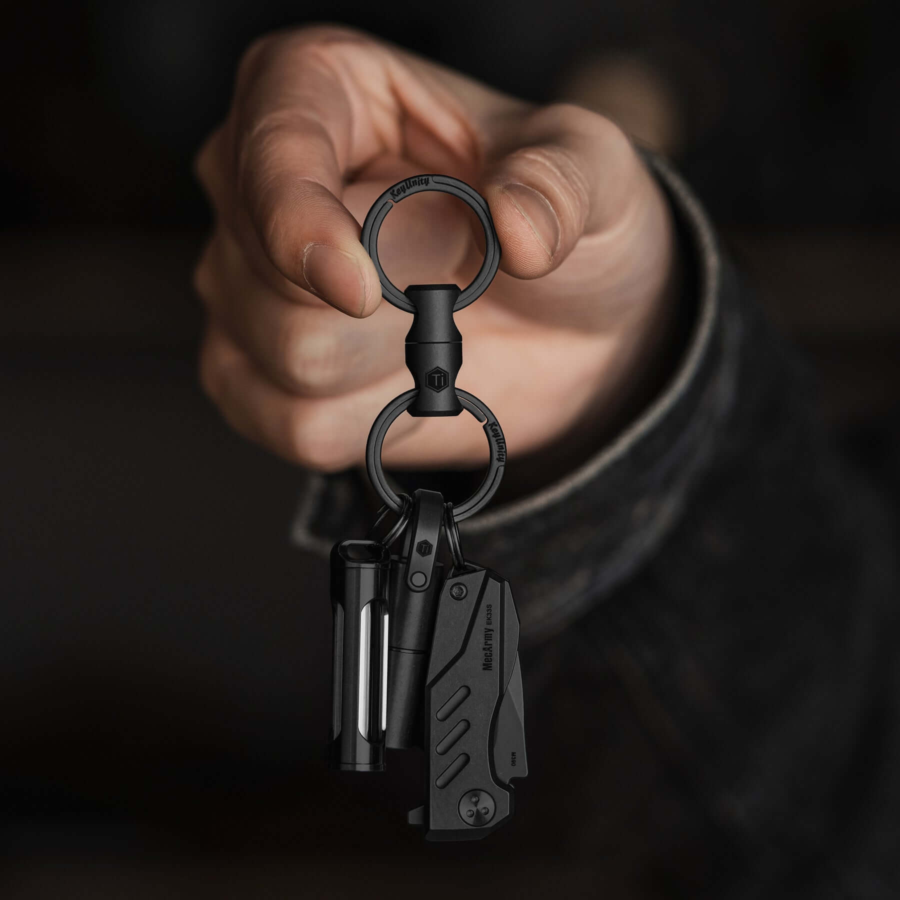 KA15 Titanium Alloy Keychain Key Ring Connector (Black)