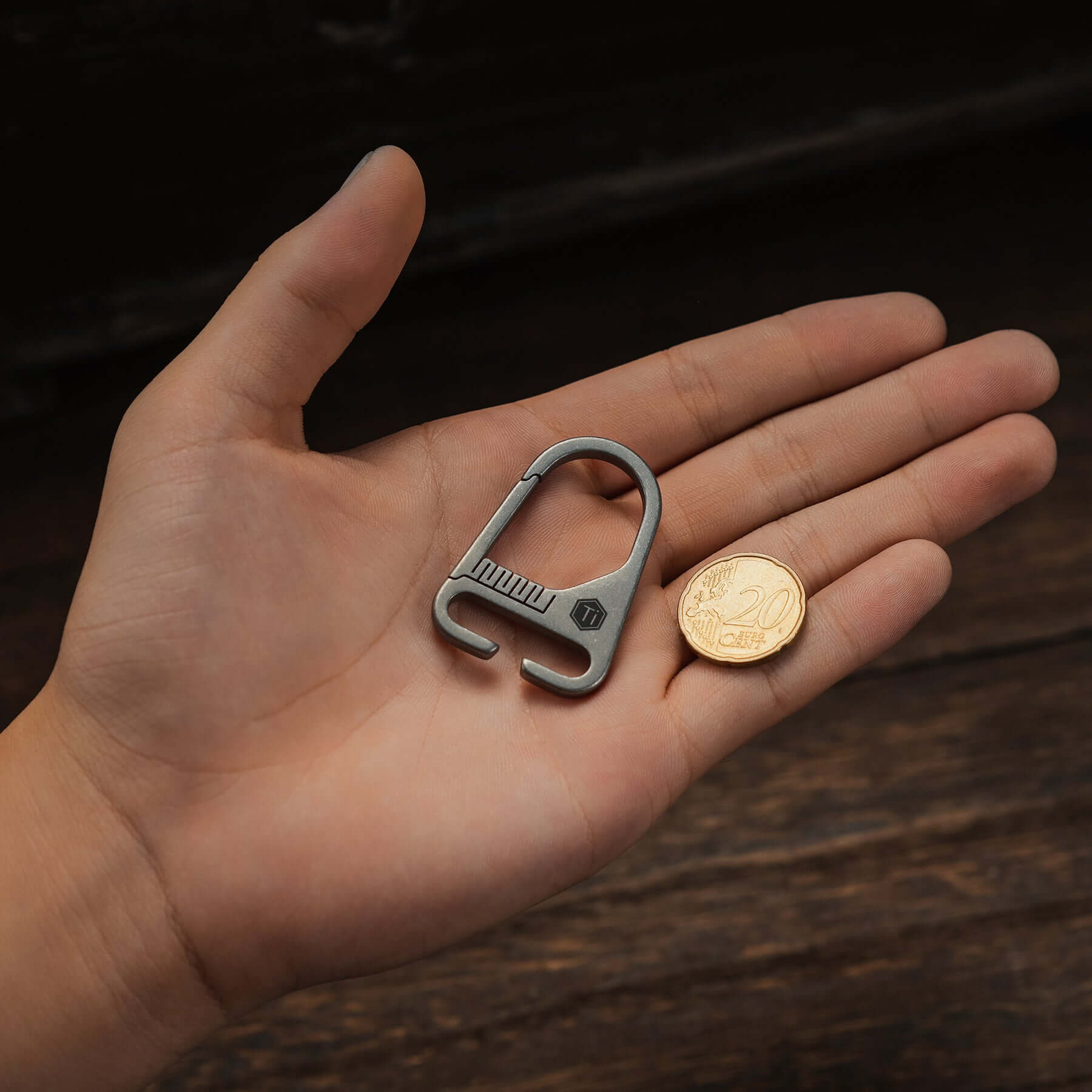 KB00 Titanium Carabiner Clip