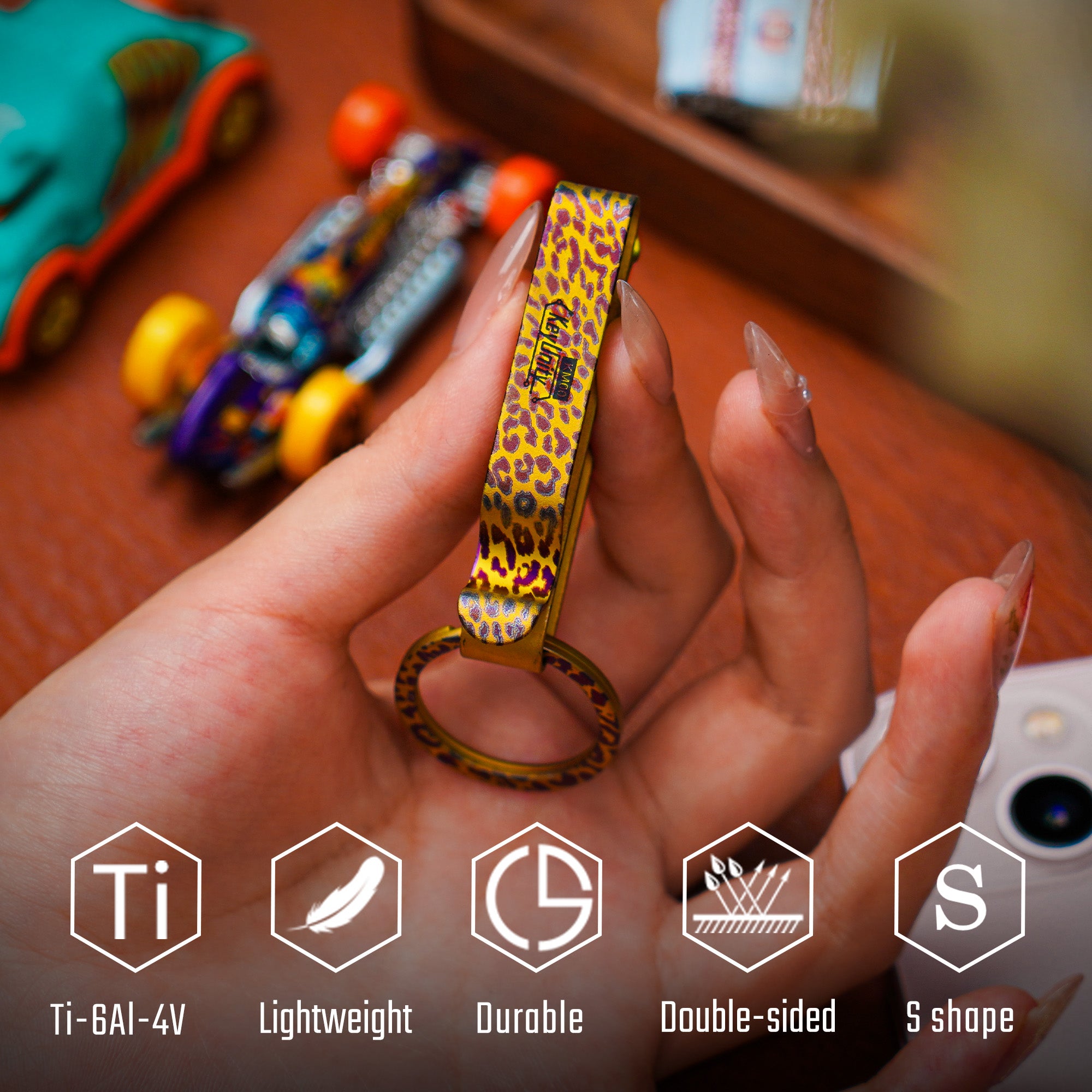 KM00 Titanium Decoration Clip Double Side Keychain Hook