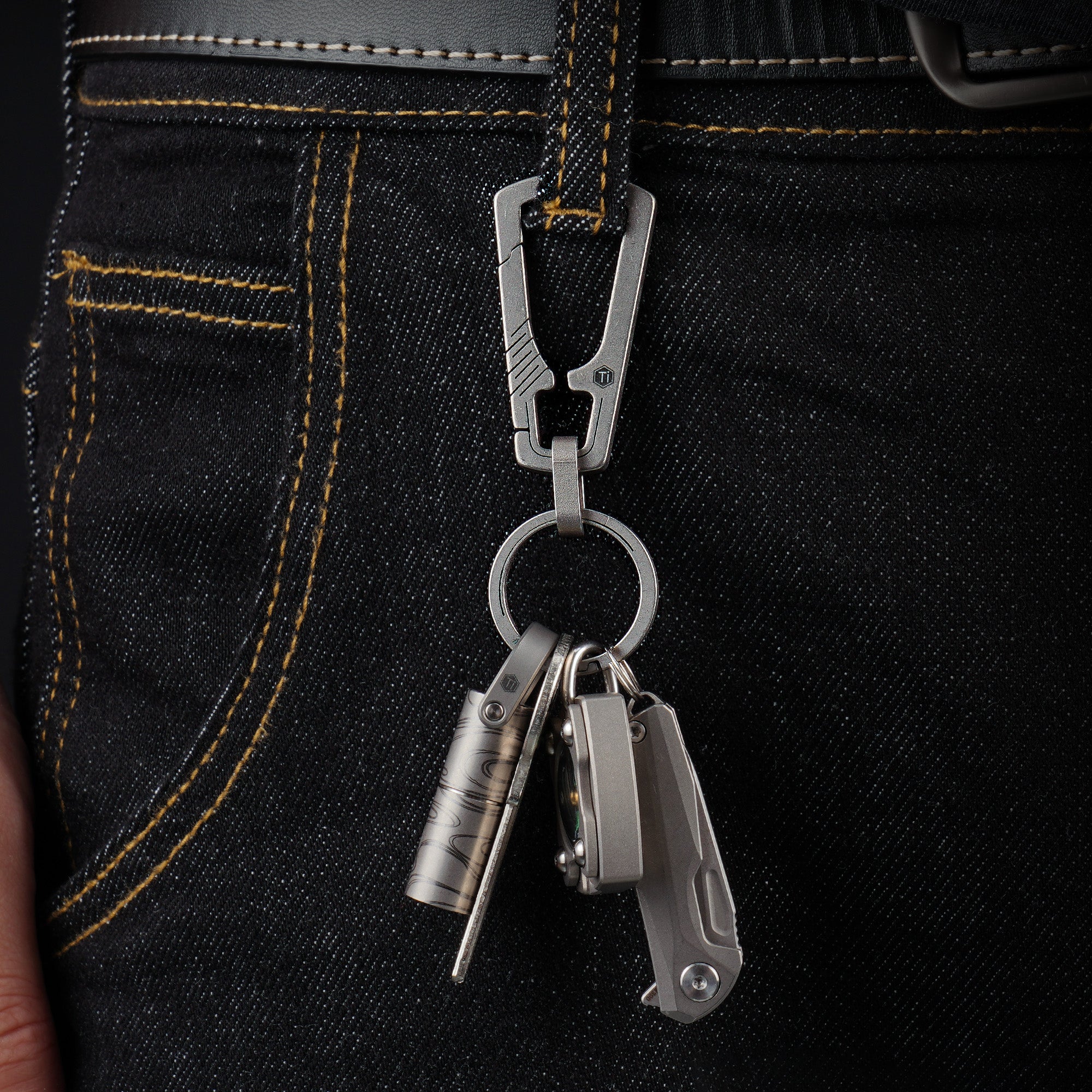 KM19SW Titanium Carabiner Keychain Clip